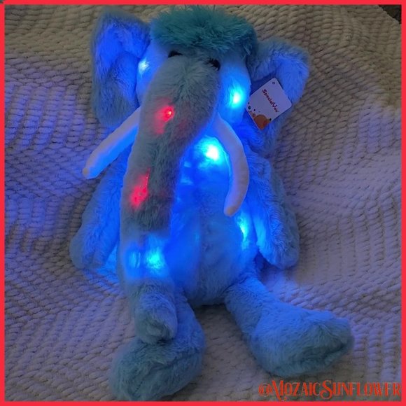 ๐ฌSEE VIDEO๐ฌNWT LED Light Changing Stuffed Plush Adorable Light Blue Elephant - Picture 8 of 9